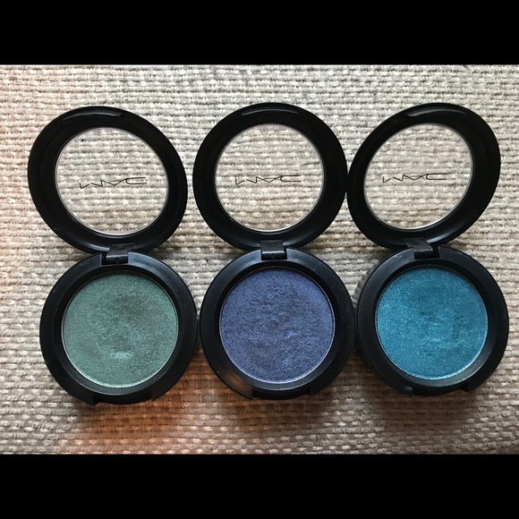 MAC LE eyeshadow - Picture 3 of 3